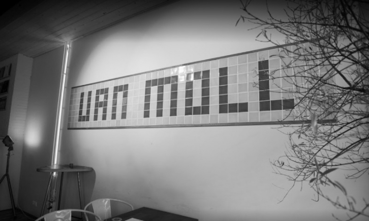 Van Moll Achtergrond